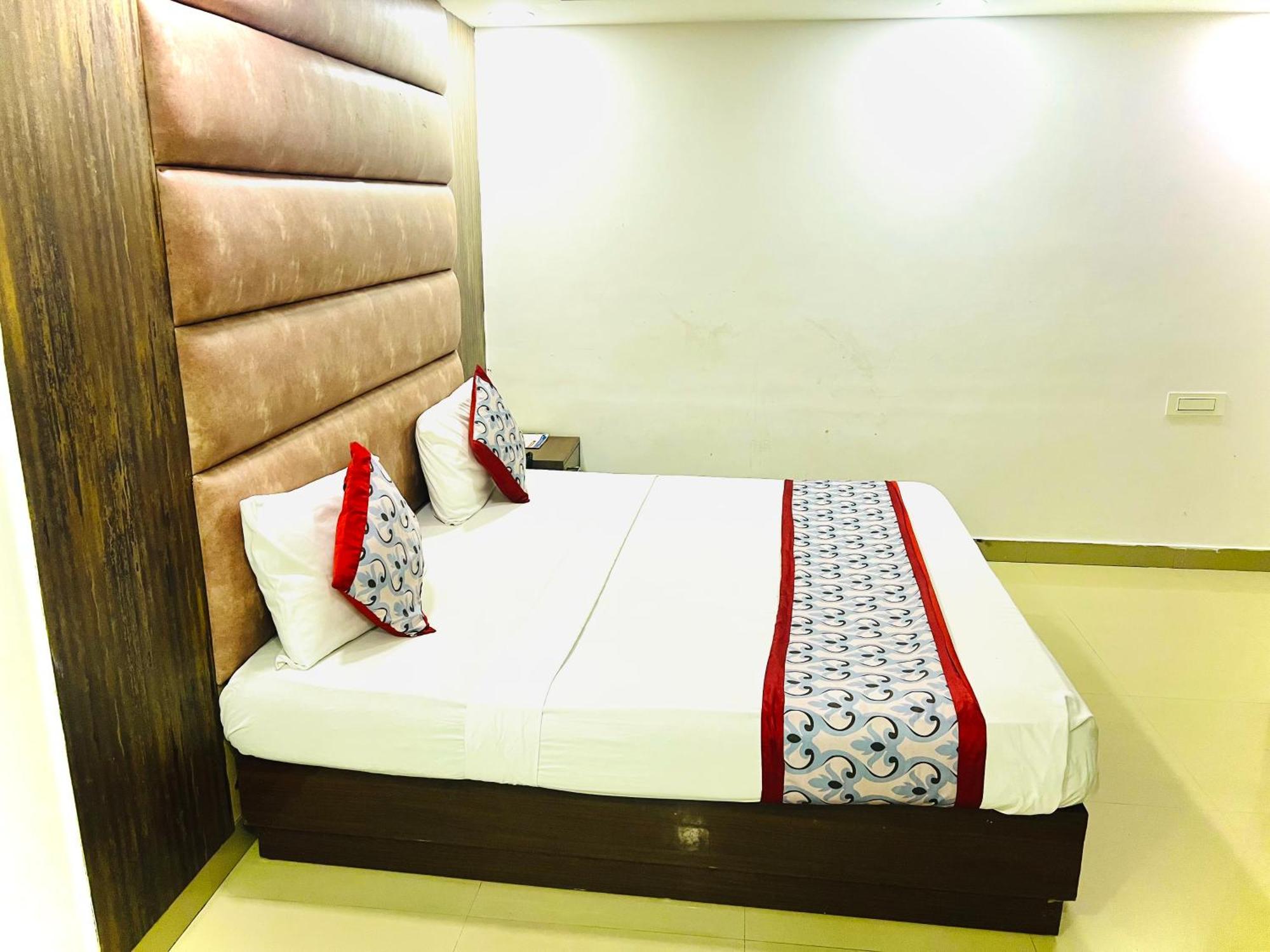 Hotel New Delhi Exteriör bild